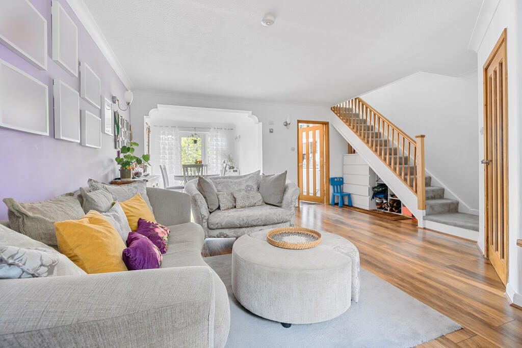 15-1300648-15-683...