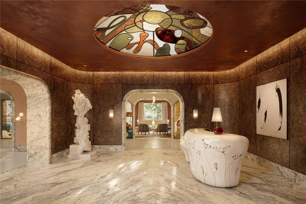 Concierge Foyer