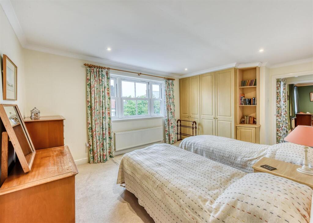 20 Cross Road-bed3.jpg