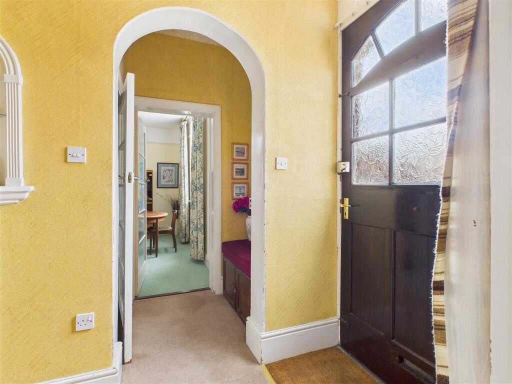 ENTRANCE HALL