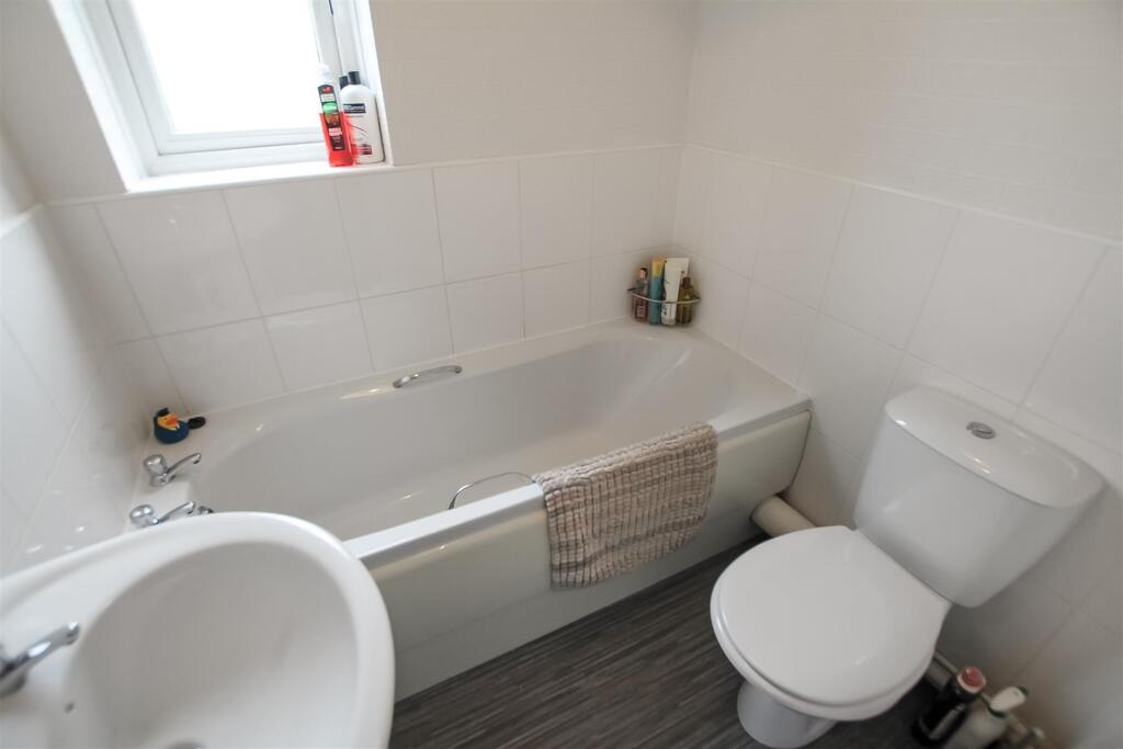 Family Bathroom/WC