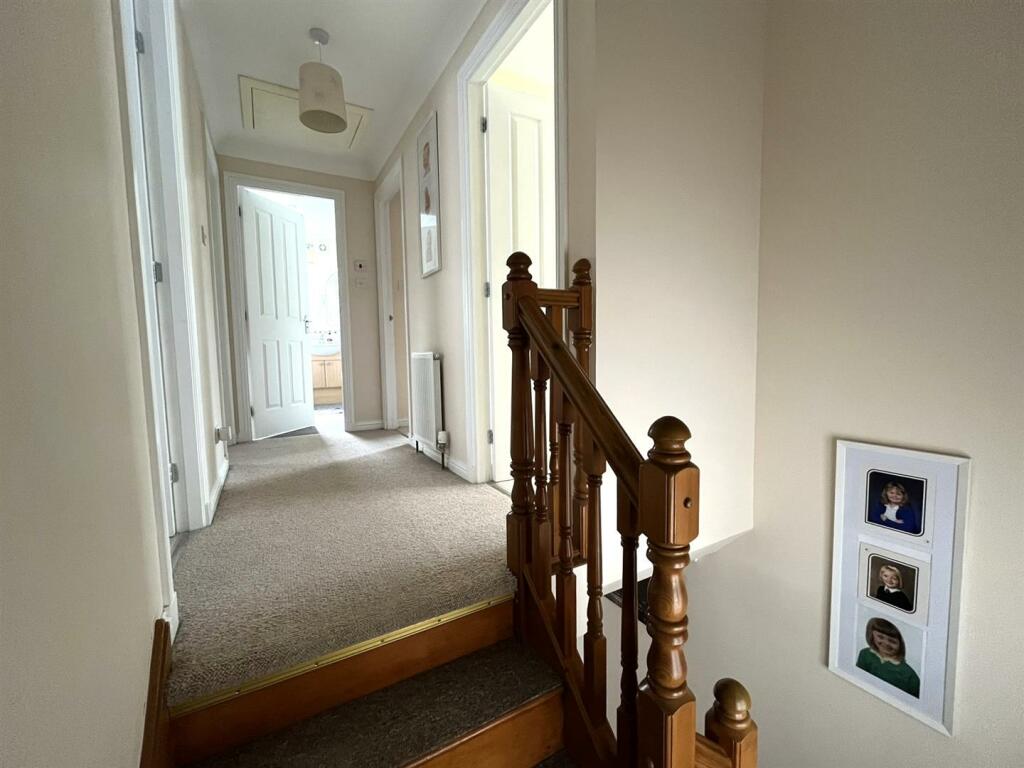 STAIRCASE &amp; LANDING