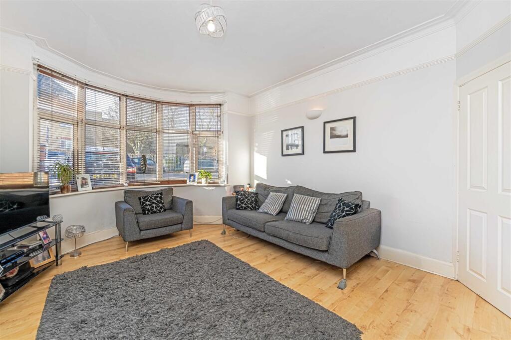 111B Wood Lane Isleworth, TW7-LOW RES-5.jpg