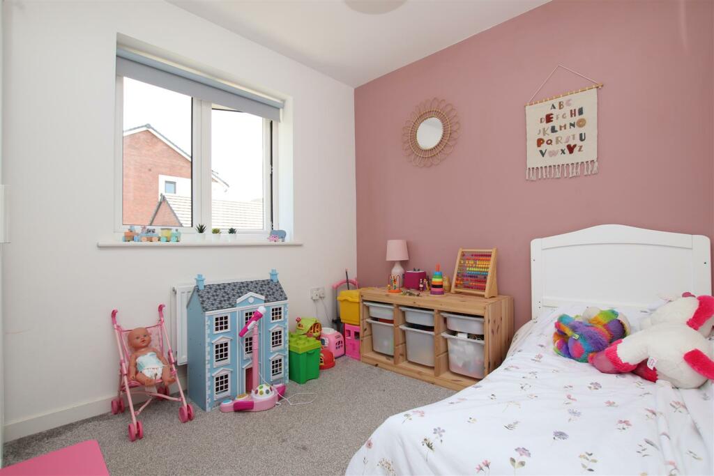 Bedroom 2.JPG