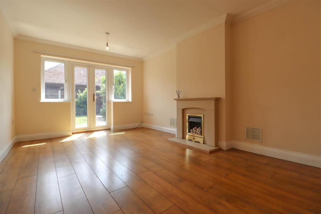 4 LITTLE OAK MEWS 2025-7.jpg
