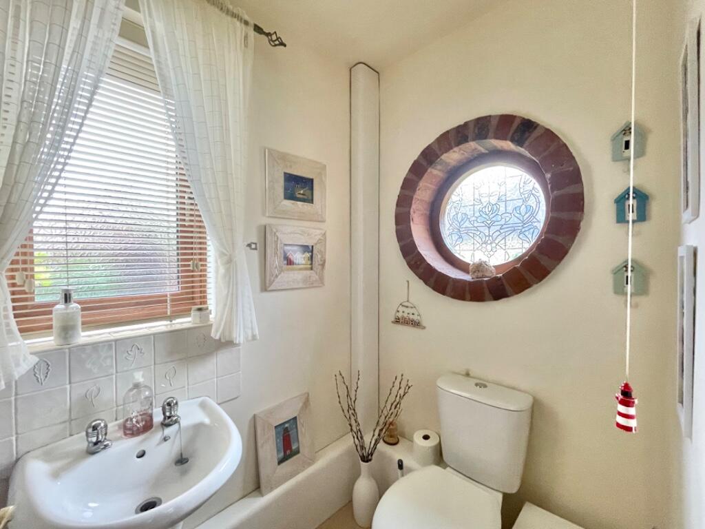 Cloakroomo 