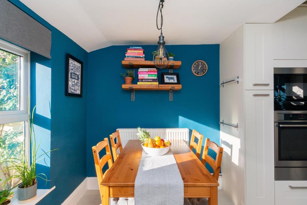 3B4RSV - Kitchen A.jpg