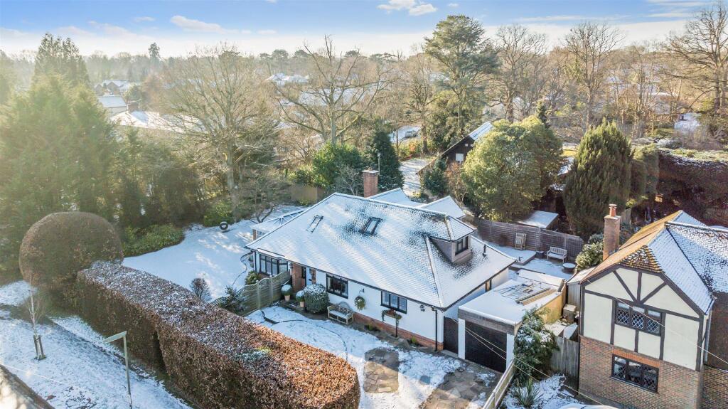 OAK TREE COTTAGE DRONE- (4).jpg