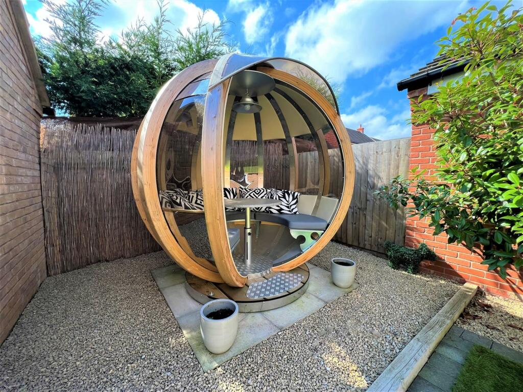 Garden Pod.JPG