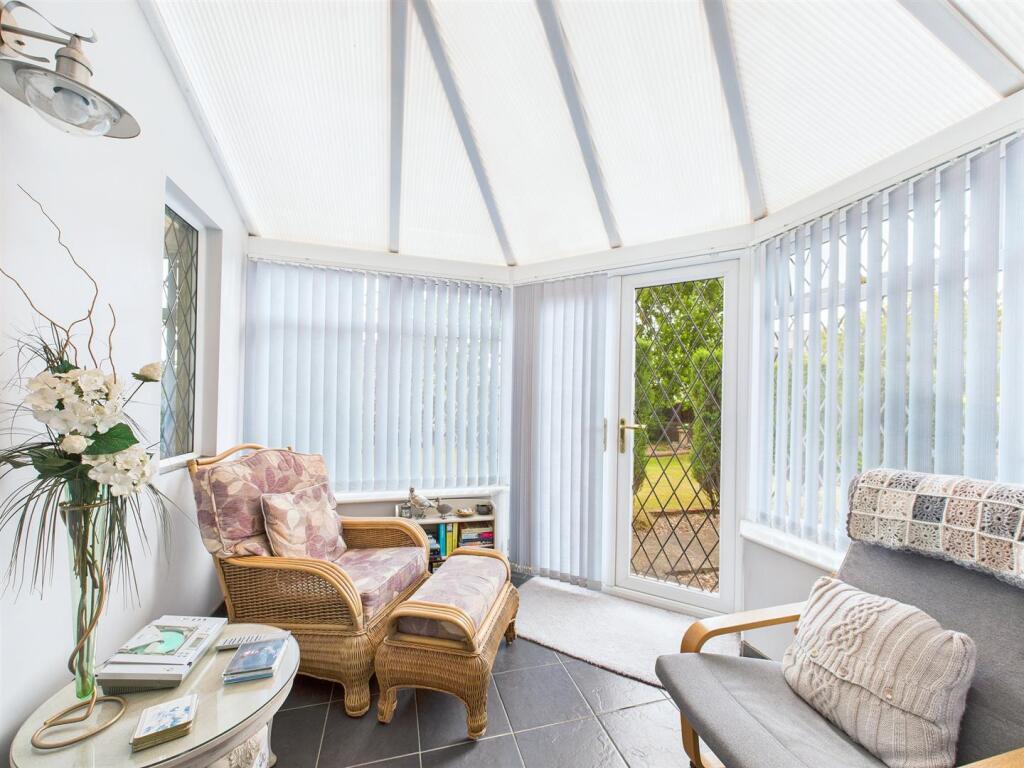 Entry/Conservatory