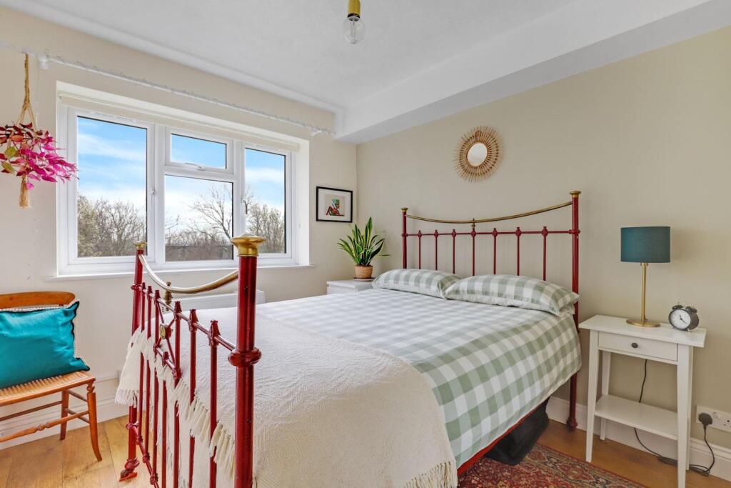 07-e766JHPropWorld - 10 Wakefield Court - 19-mediu