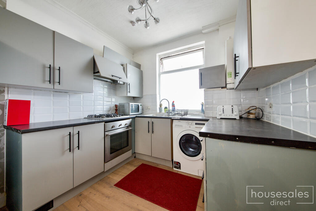 Kitchen/ Dining Room 