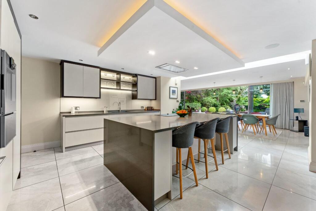 218 WOODFORD ROAD-80.jpg