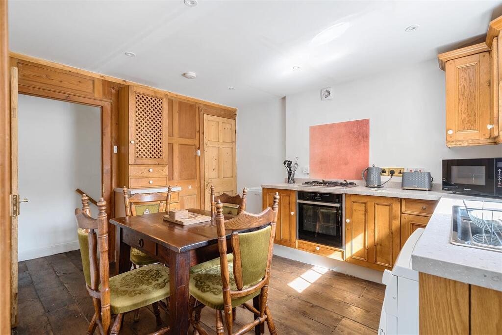 Kitchen II.jpg