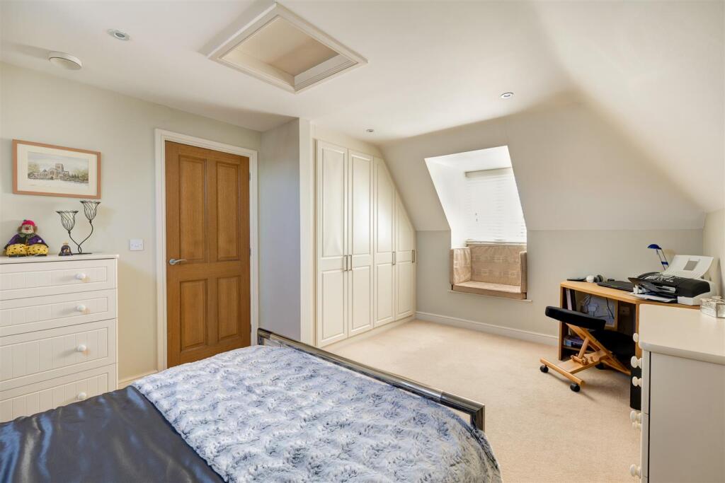 3 Creswell Drive LE67 2AG