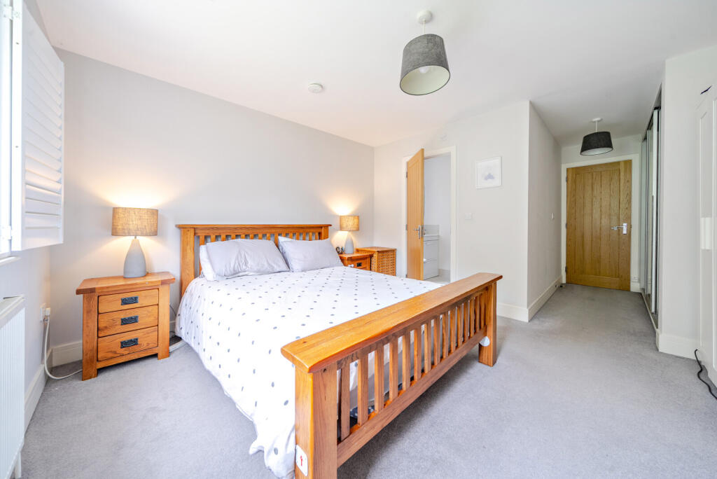 1316803-7-685d32b...