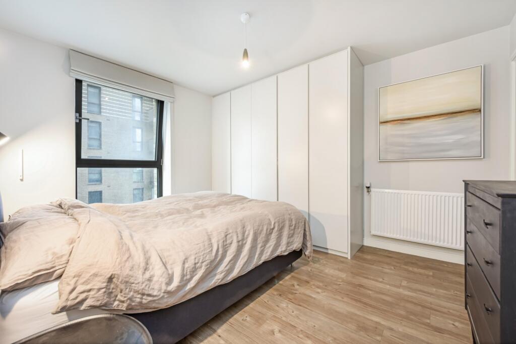 Bedroom 1 (Main)