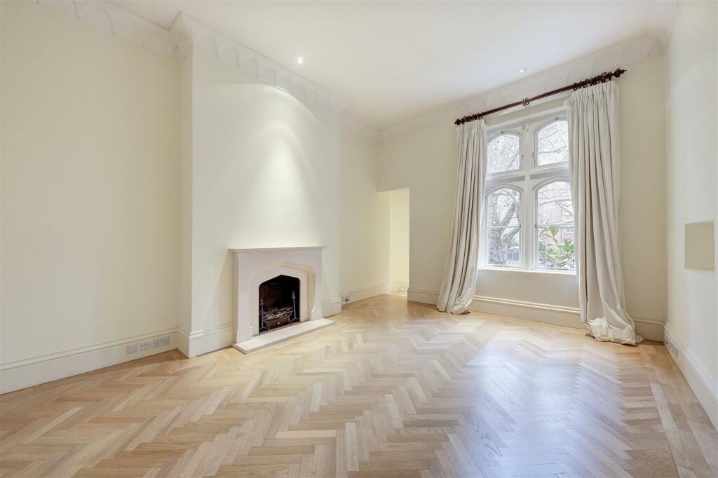 apartment 16 rose square 2598 rec1.jpg