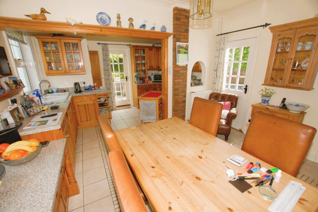 Kitchen/Breakfast rm