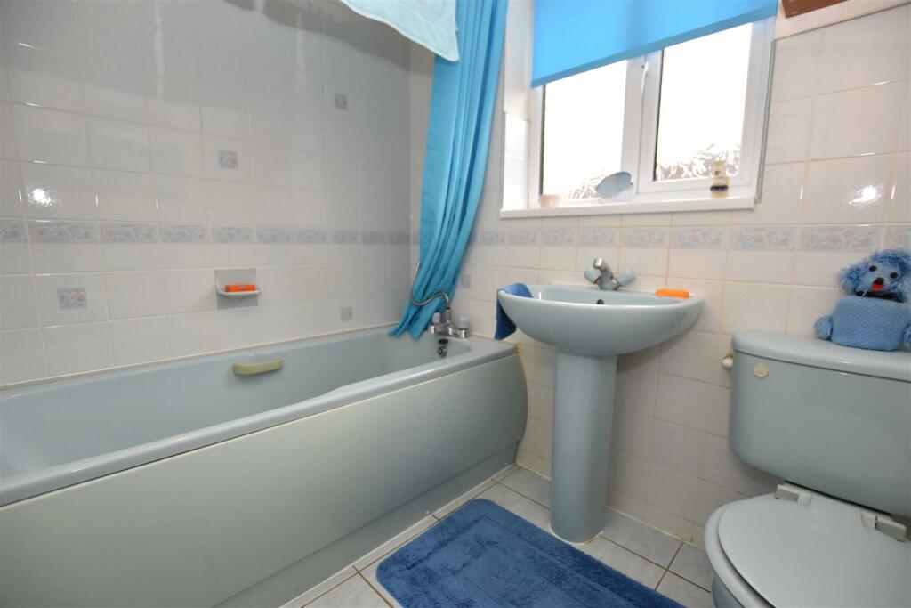 Bathroom.JPG