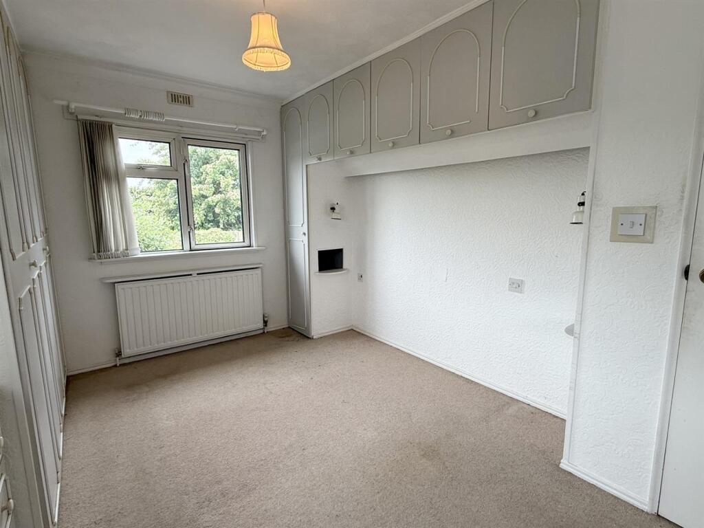 Bedroom 1.jpg