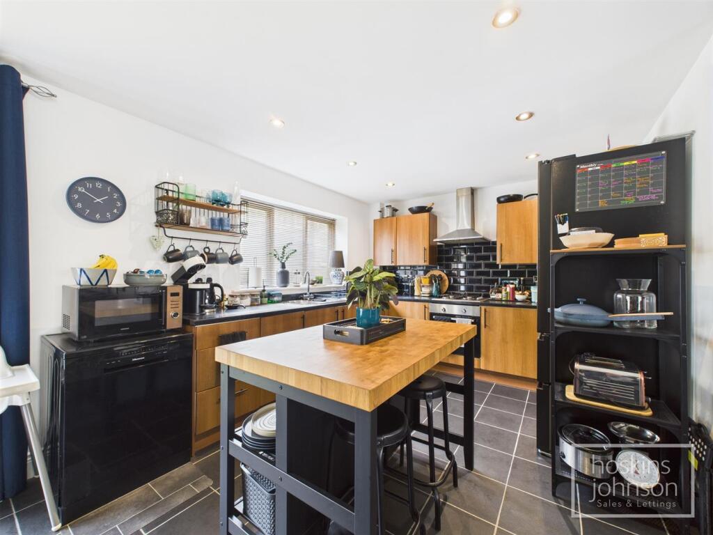Open plan living/kitchen/diner