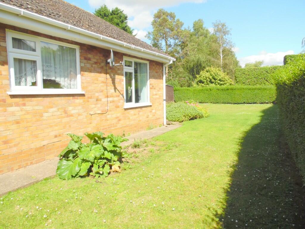 SIDE &amp; REAR GARDEN