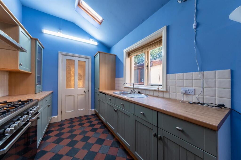 16 Weaver Road-002.jpg