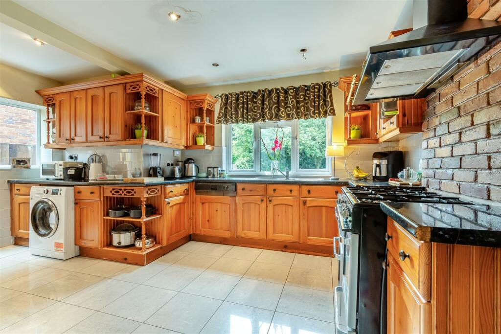 8617028-interior28.jpg