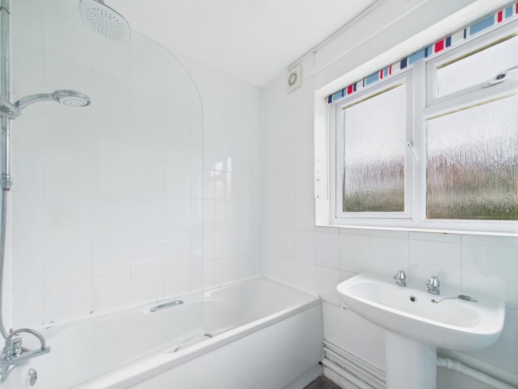 CAM01740G0-PR0407-STILL005