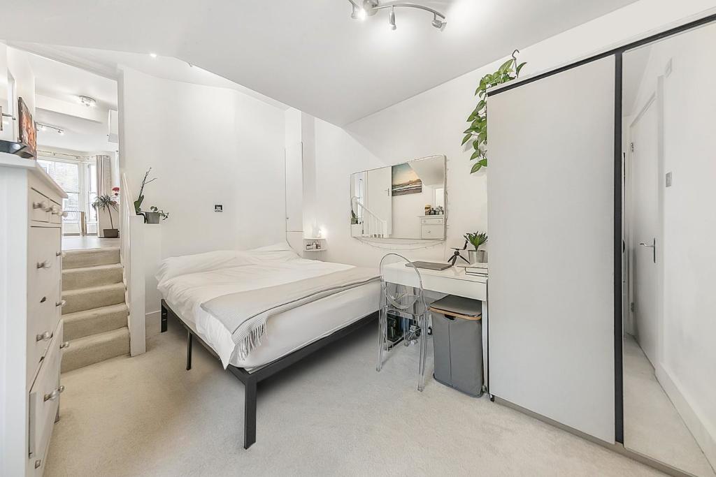 First Bedroom (2).jpg