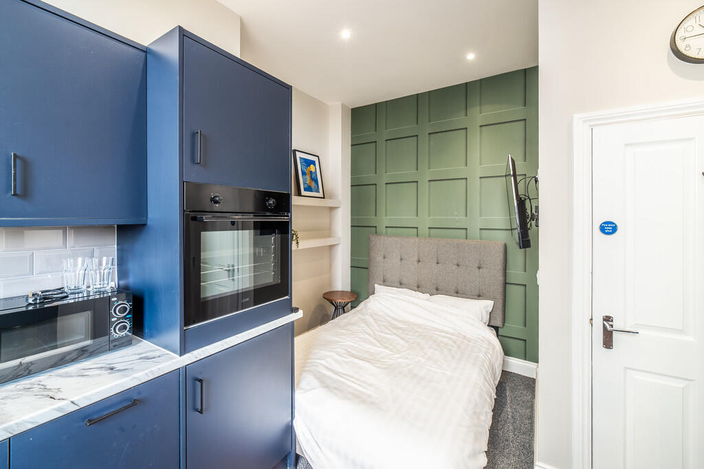 Canning Place B10...