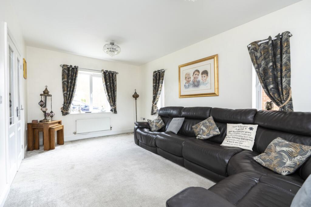 16 Juno Way, EweMove Peterborough West, Lounge