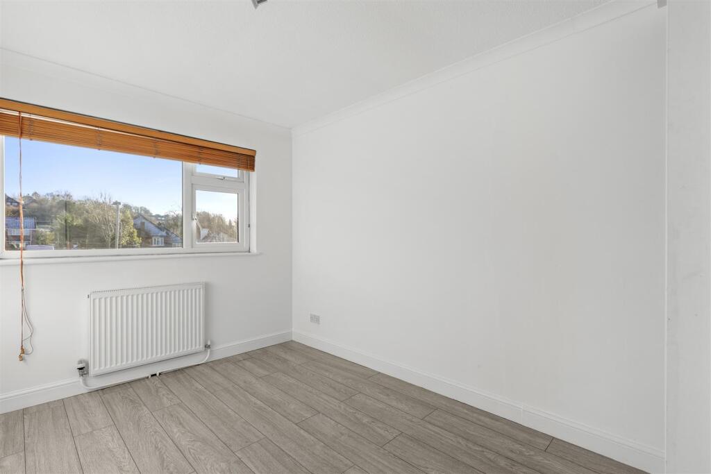 8 Foxhill Close, HP13 5BL-5.jpg