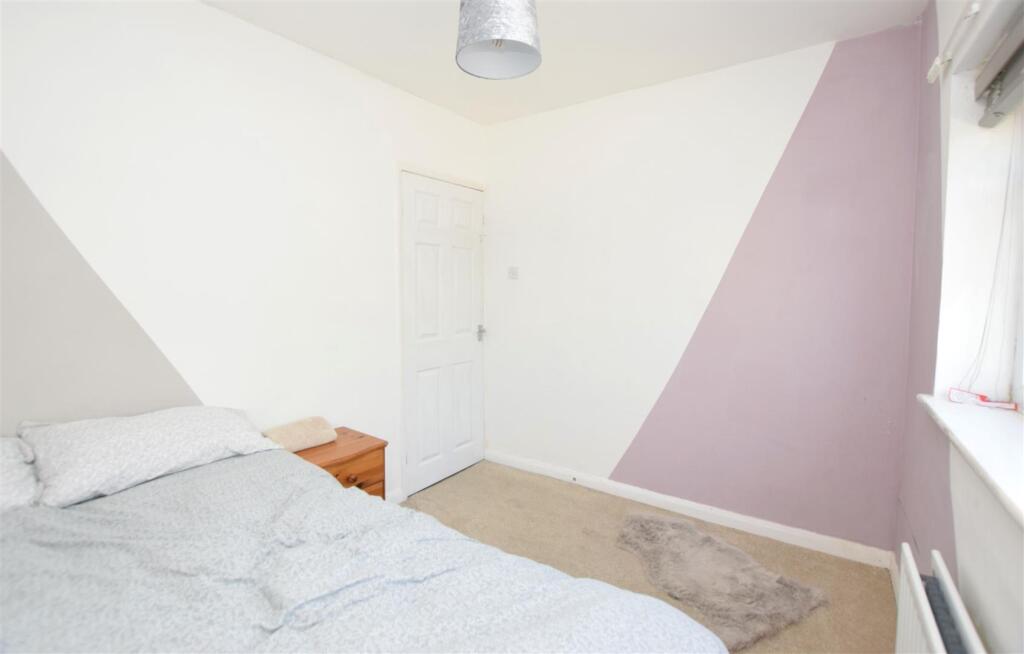 Bedroom 3 V2.JPG