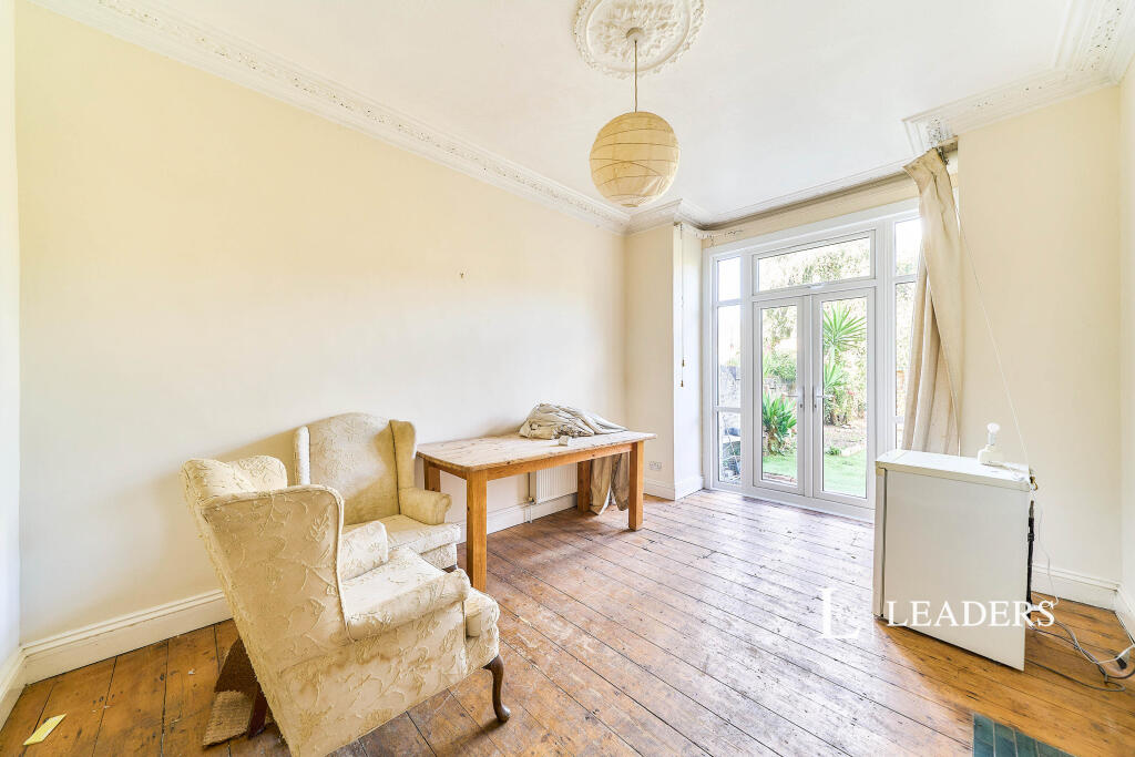 breakfast room