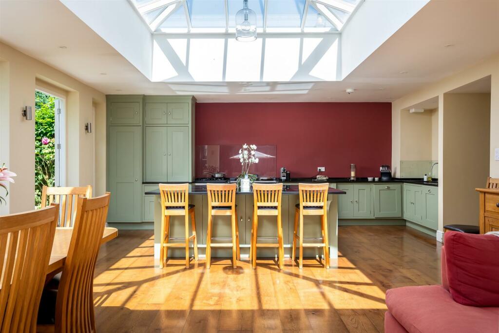 117 - Chipping Croft - GL8 8DQ - Web.jpg