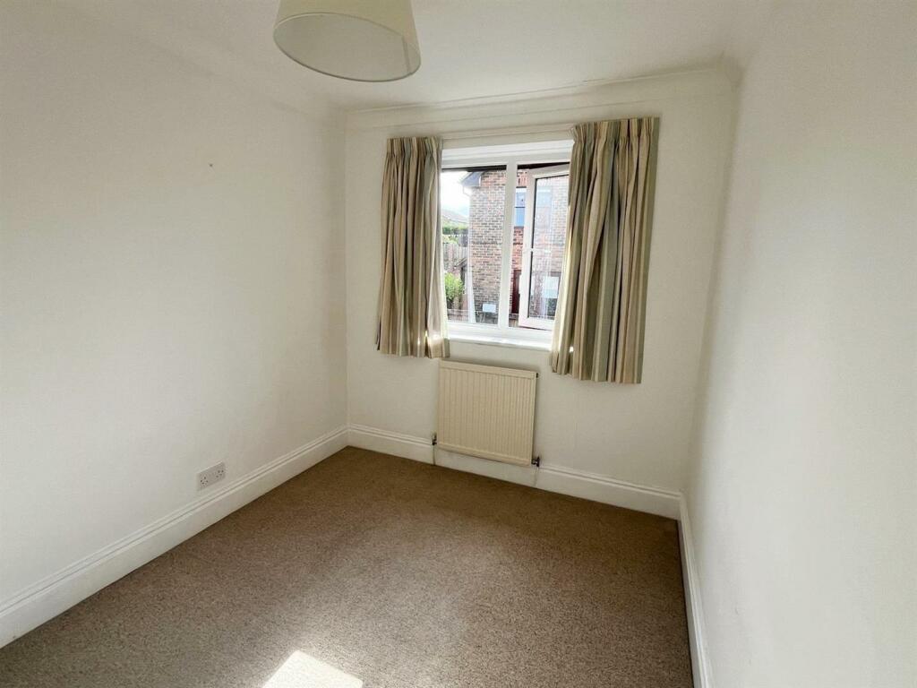 BEDROOM 2