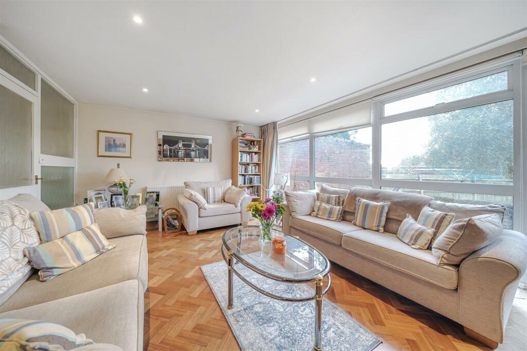 Living Room:
