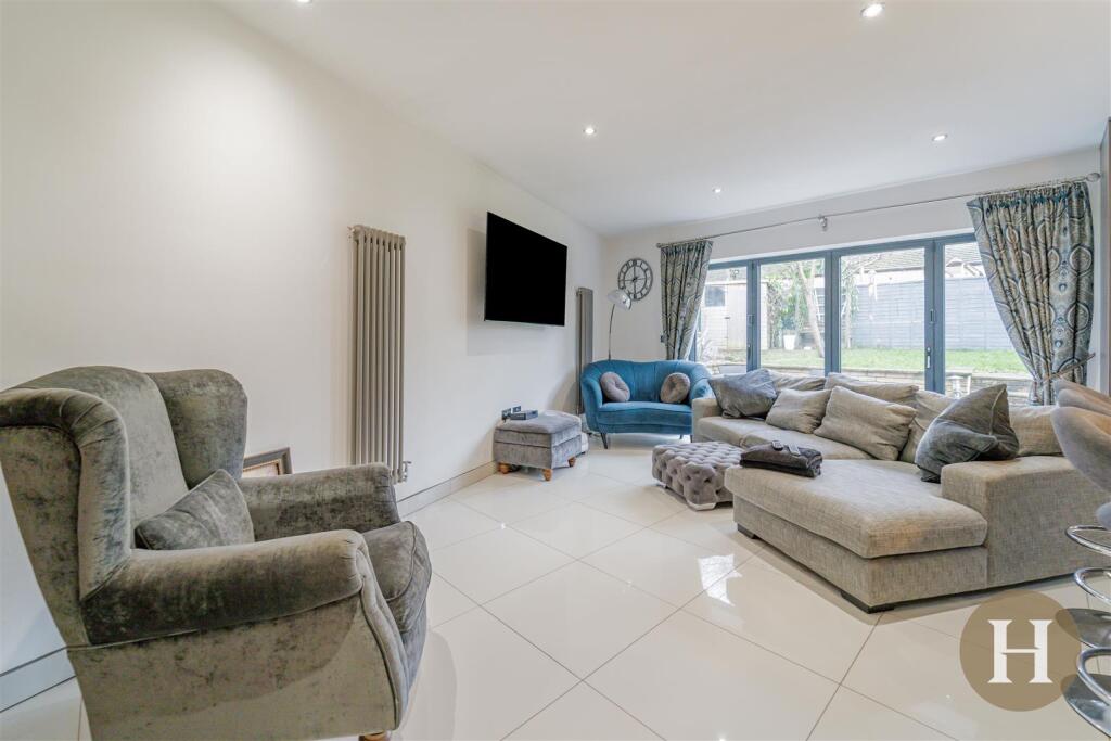 Hadleigh Estate Agents-15.jpg