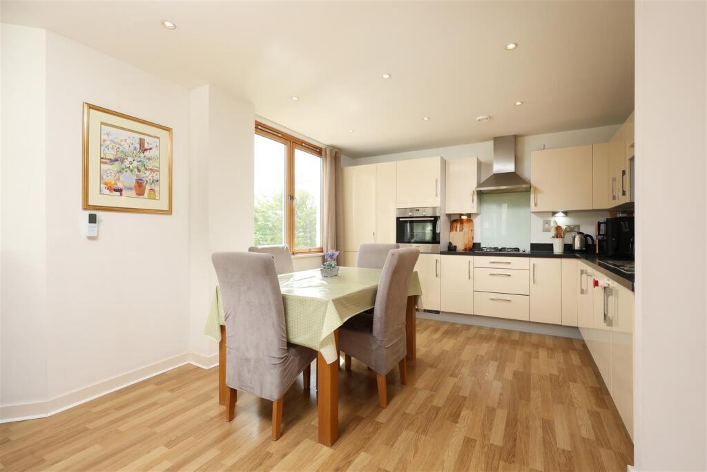 229 The Crescent 9.JPG