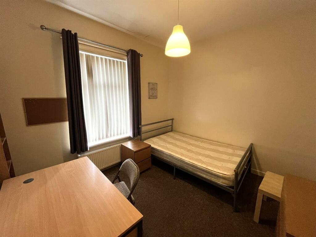 Bedroom .JPEG