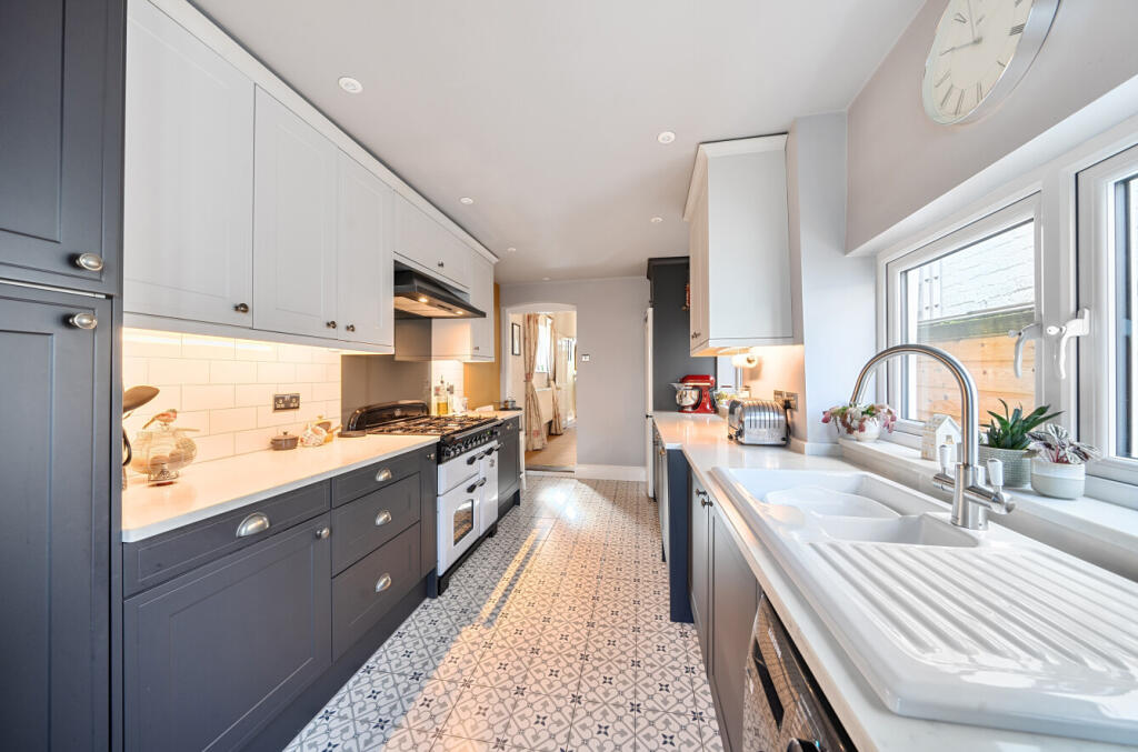 1354397-13-68c3f8...