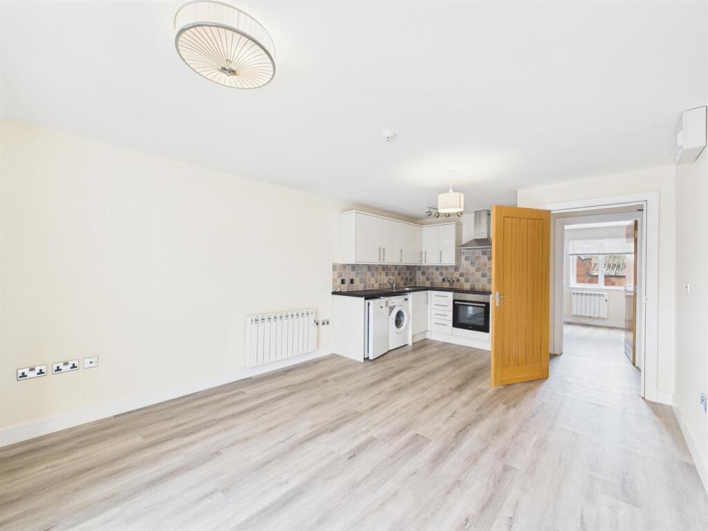 10 - Modern Block of 12 Flats for Auction, Bristol