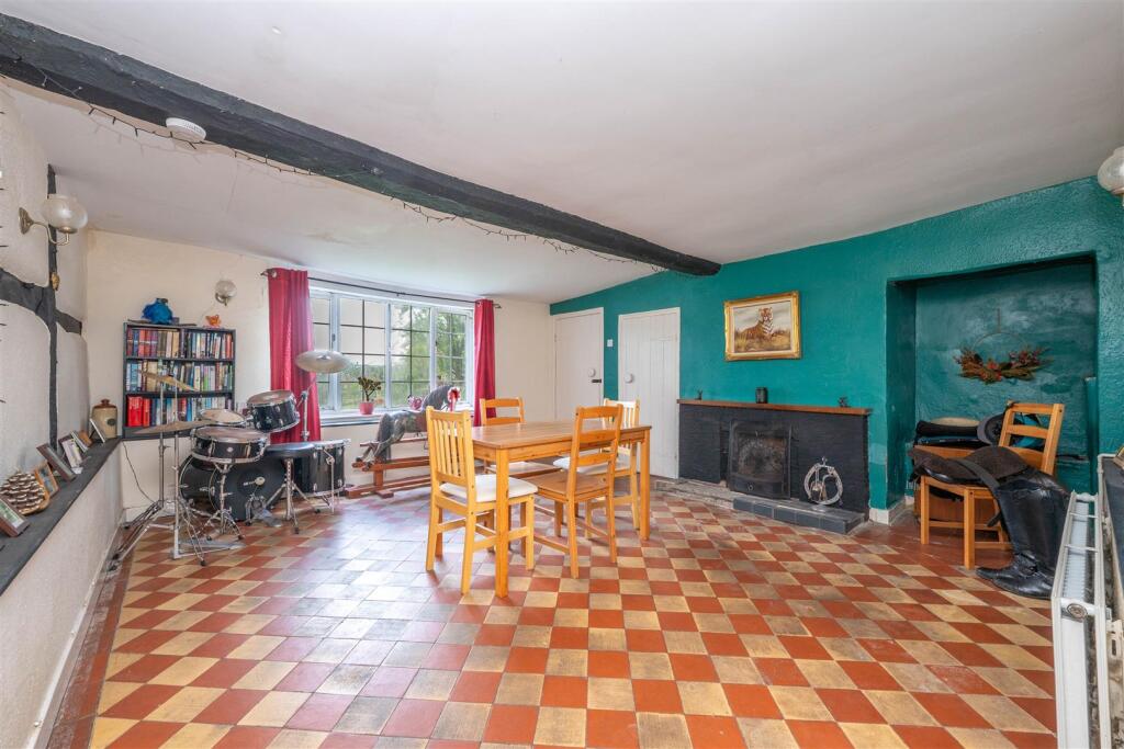 Dining Room/Hall