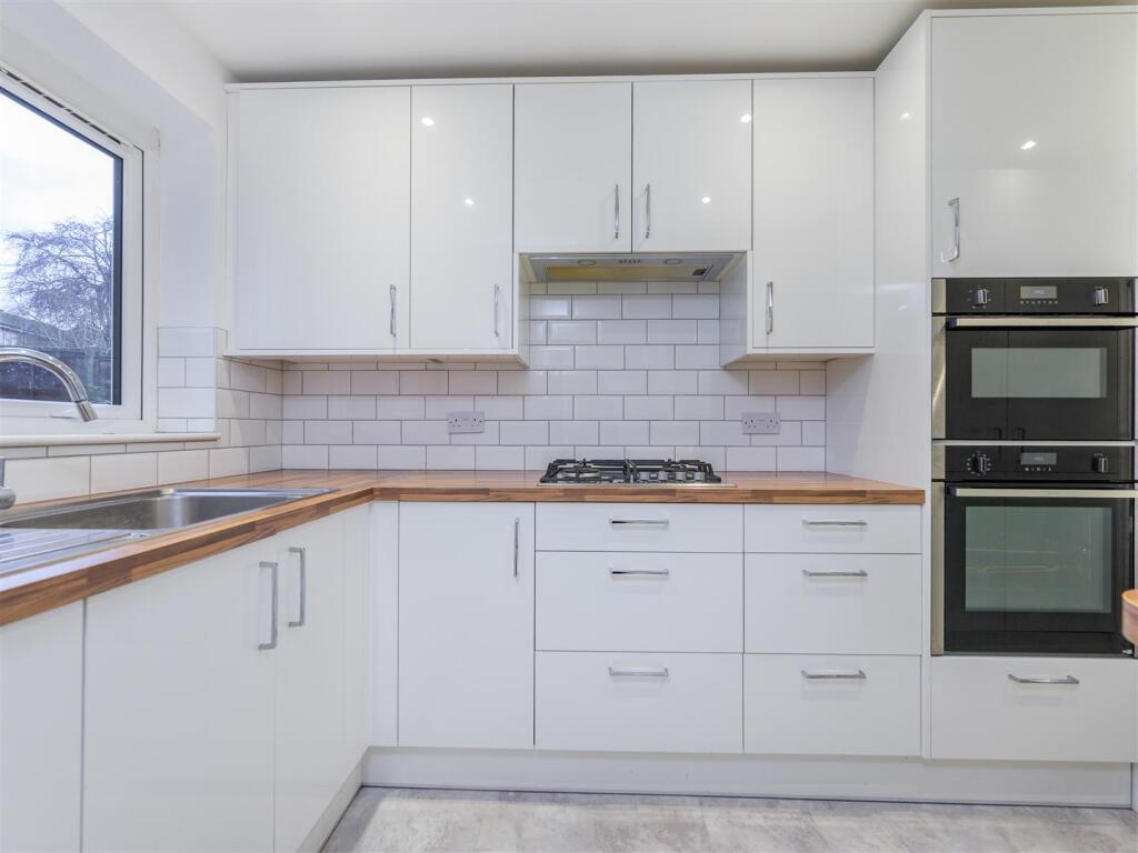 02-12-2025__18-32-36_30_Glenbrook_Walk_11.XTCbw.jp