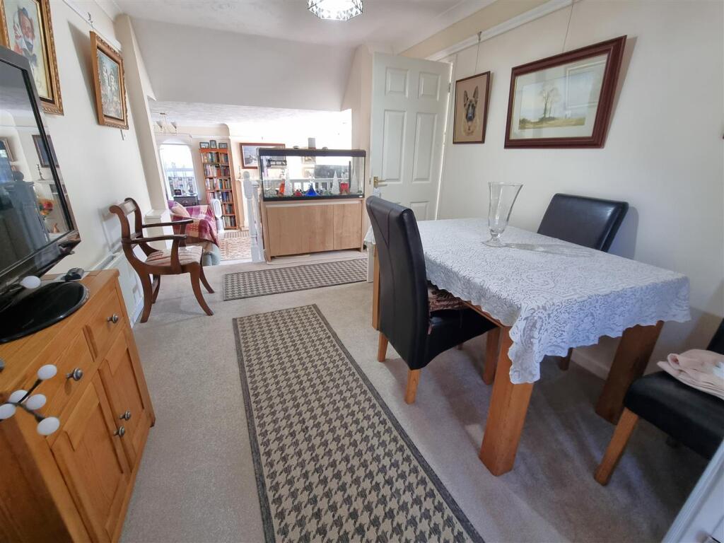 Dining Room 1.jpg