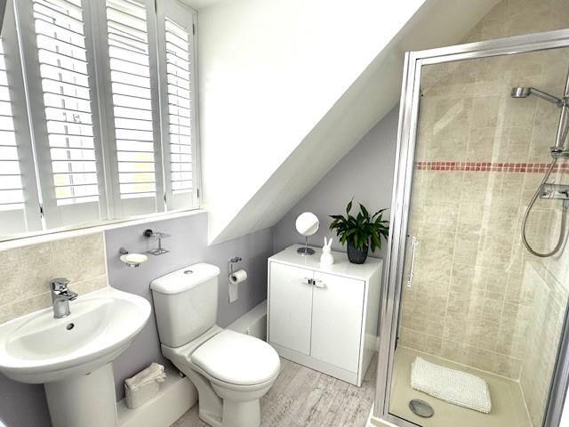 6 legion ensuite.jpg