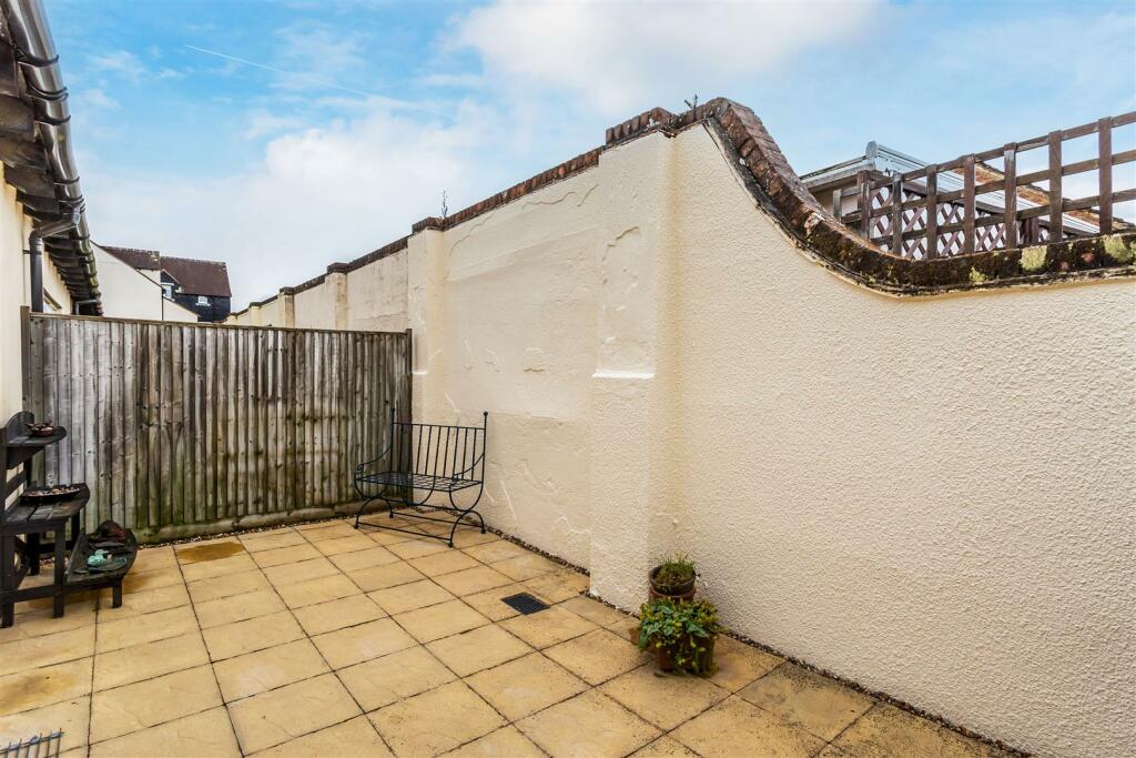 7-Clarendon-Mews-14.jpg