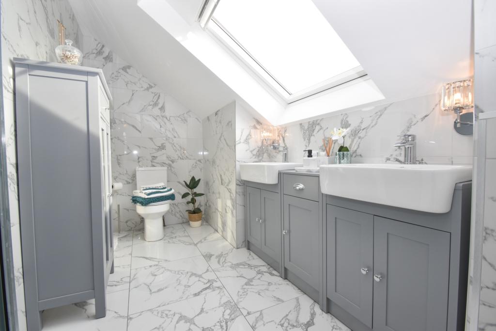 en-suite shower room